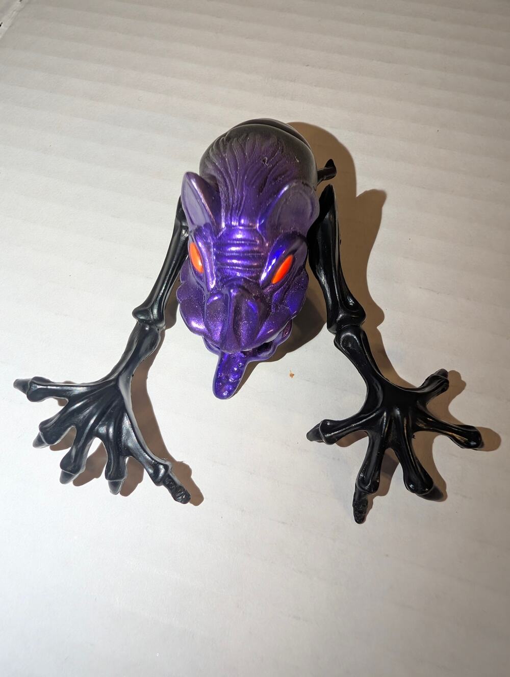 Matchbox Carnivores Bite Wing Accessory Parasite Bomb Action Figure 1994